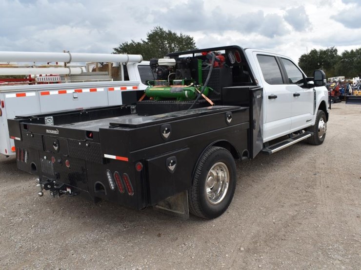 2025-ford-f350-image-5