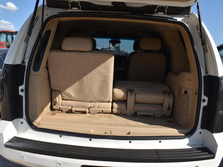 2007-chevrolet-tahoe-image-11