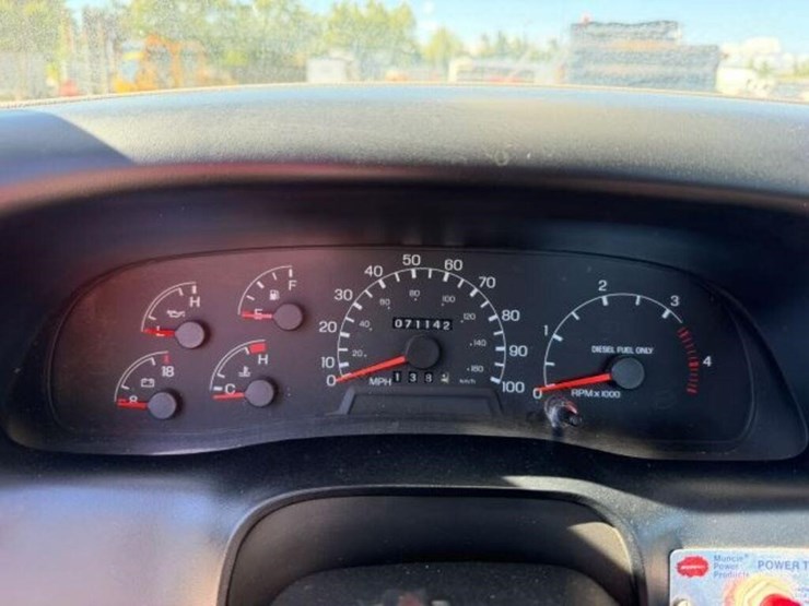 2001-ford-f650-xl-image-11