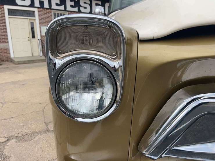 1957-international-a100-image-13