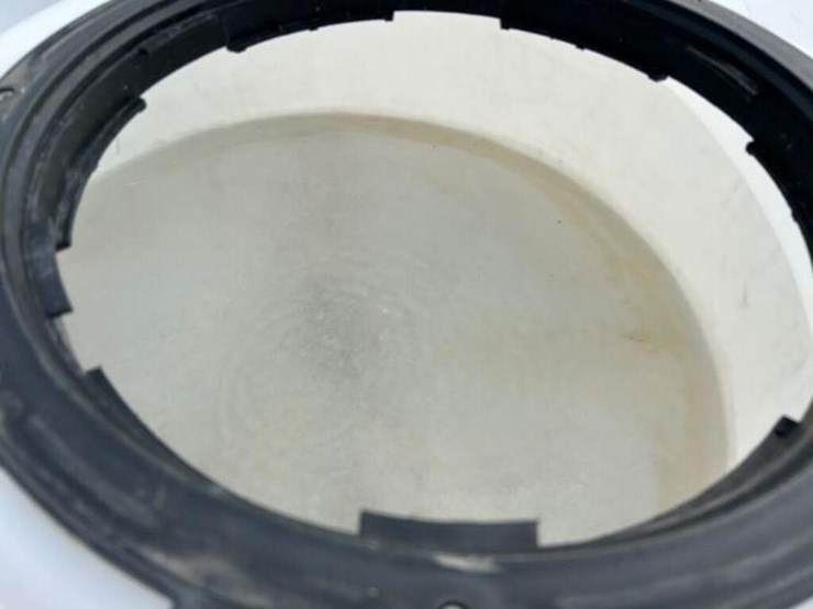 1100-gal-polyethylene-water-tank-image-9