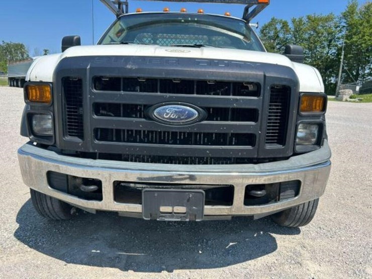 2009-ford-f550-image-31