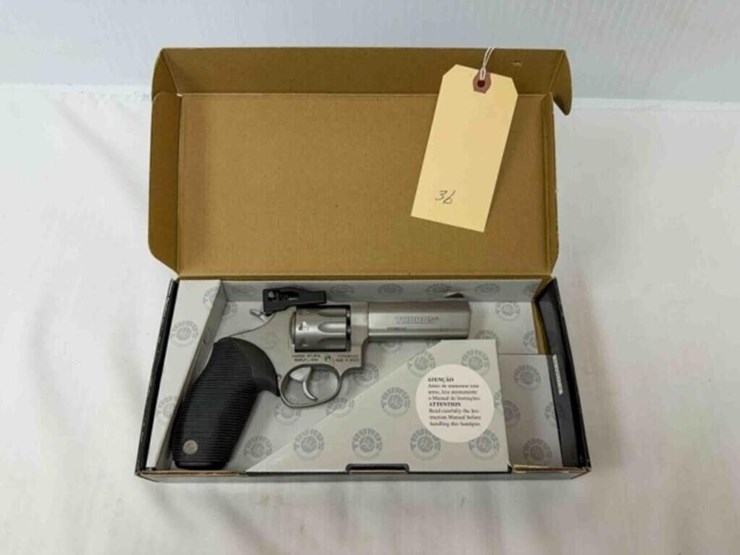 taurus-tracker-22mag-revolver-image-1