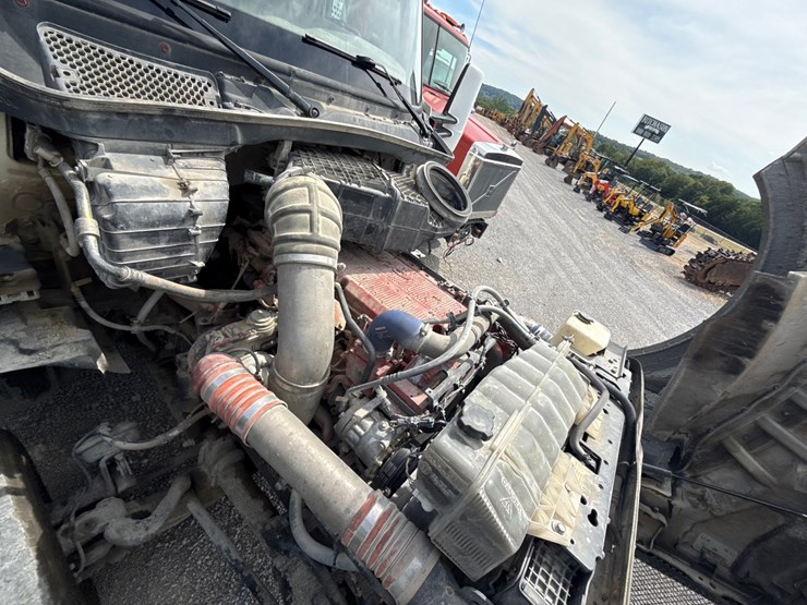 2017-kenworth-t880-image-7