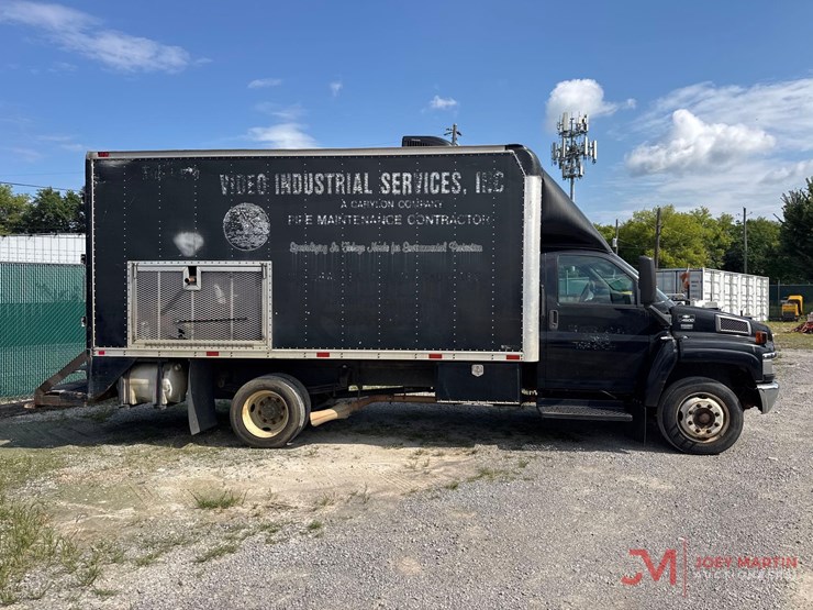 2008chevrolet-c4500-box-truck-image-2