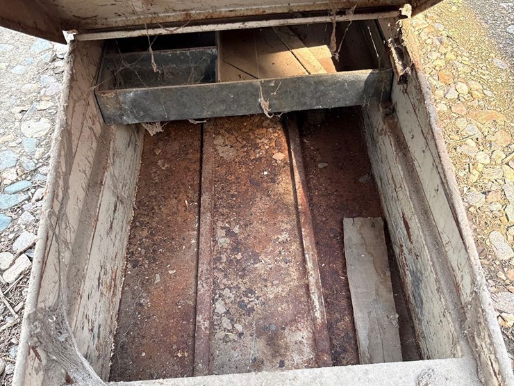 steel-pickup-tool-box-image-3