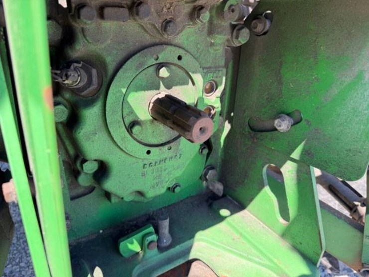 2015-john-deere-5085e-image-33