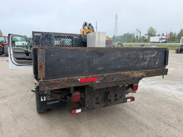 2017-ford-f550-xl-image-27