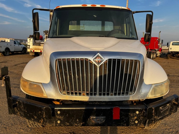 2007-international-durastar-4300-image-2