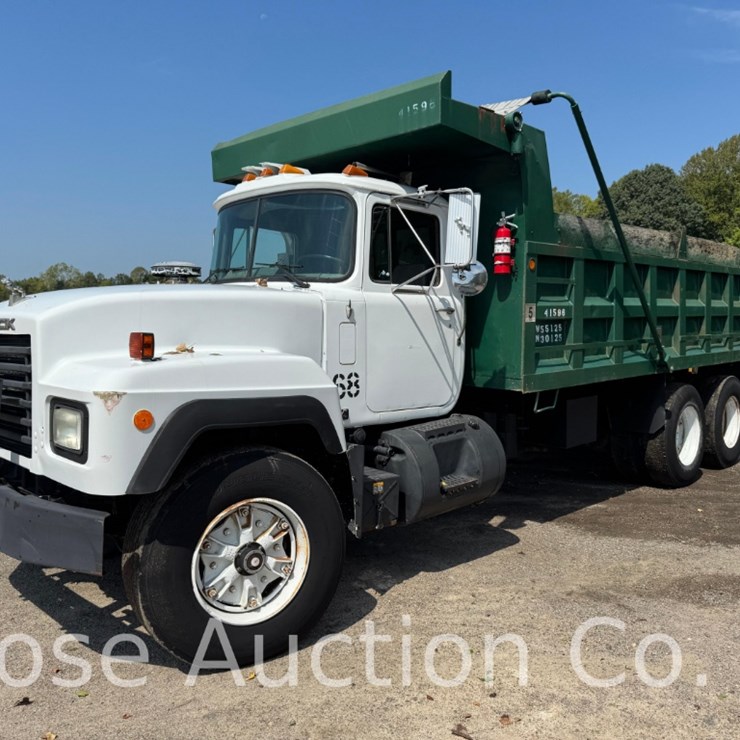 1993 MACK RD690S