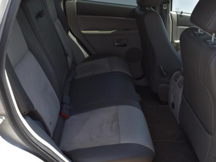 2009-grand-cherokee-4x4-(motor-tapping)-(vin-#-1j8gr58k69c527617)-(showing-image-8