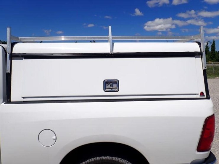 2016-dodge-1500-image-28