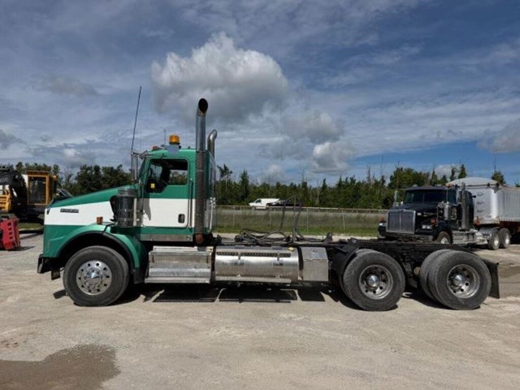 2009-kenworth-t800-image-5