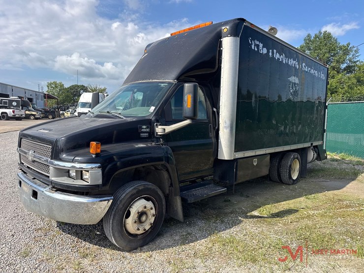 2005-chevrolet-c4500-box-truck-image-6