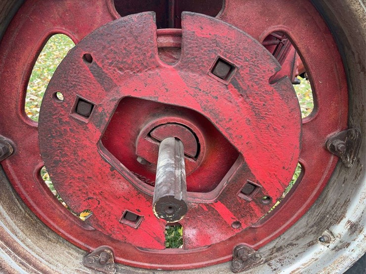 1952-farmall-super-c-image-82