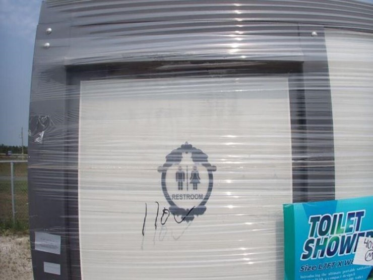 unused-bastone-portable-restroom-image-12