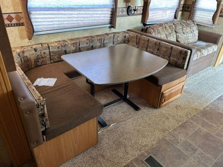2010-keystone-laredo-28rbs-t/a-travel-trailer-4ydt-image-55