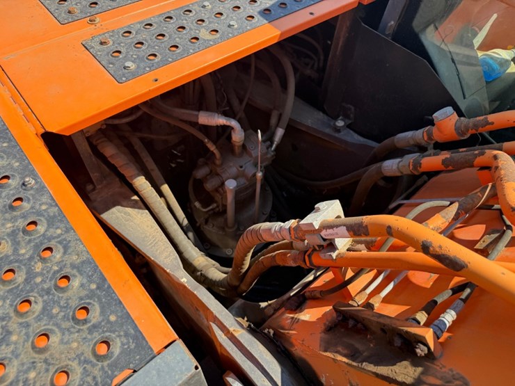 2015-hitachi-zx250-lc-6-image-12