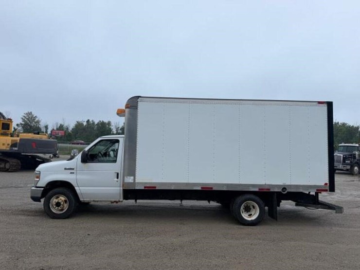2014-ford-e450-image-7