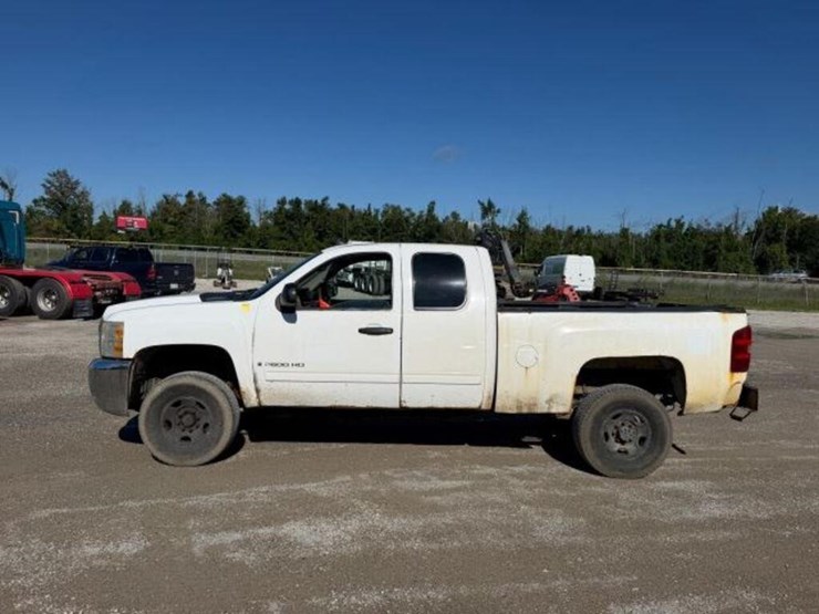 2009-chevrolet-silverado-2500hd-image-6