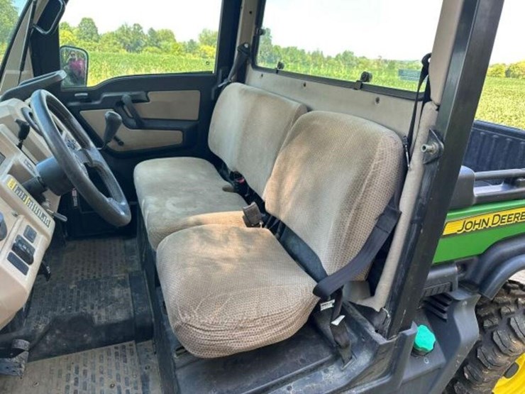 2020-john-deere-gator-image-12