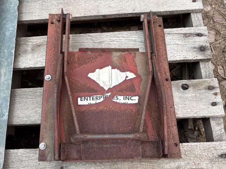endgate-trap-doors-image-2