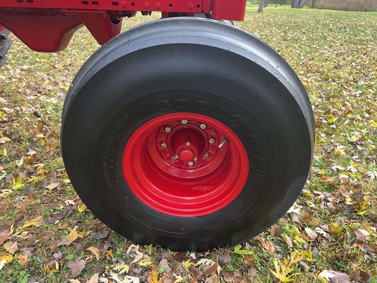 1970-1456-farmall-row-crop-golden-demonstrator-image-22