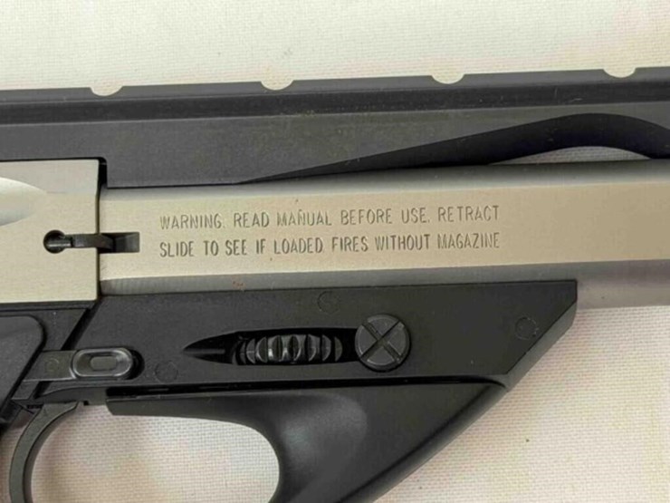 beretta-u22-neos-22lr-pistol-image-16