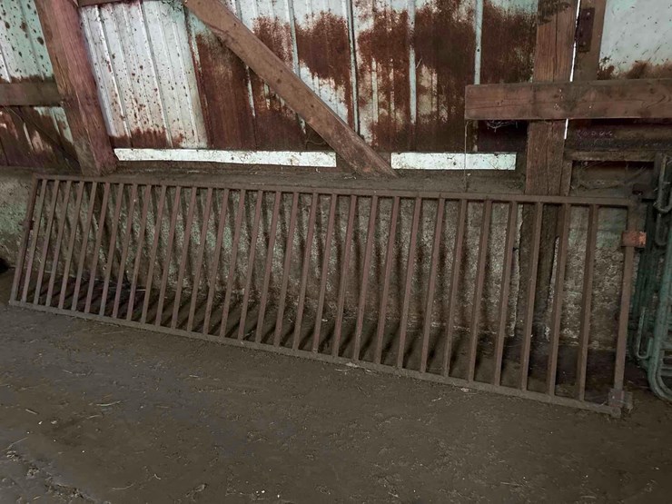 2--15-1/2’-heavy-steel-hog-gates-image-1