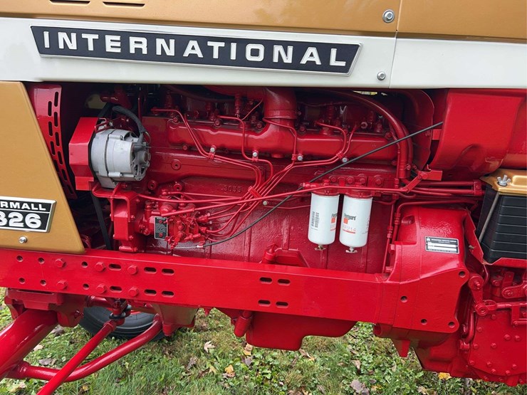 1970-farmall-826-diesel-row-crop-golden-demonstrator-image-61