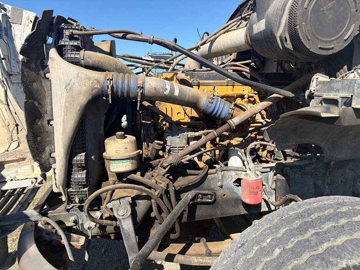 2006-caterpillar-c13-image-18