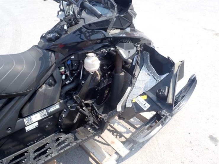 2021-ski-doo-renegade-x-850-snowmobile-2bpsumj6mv0-image-22