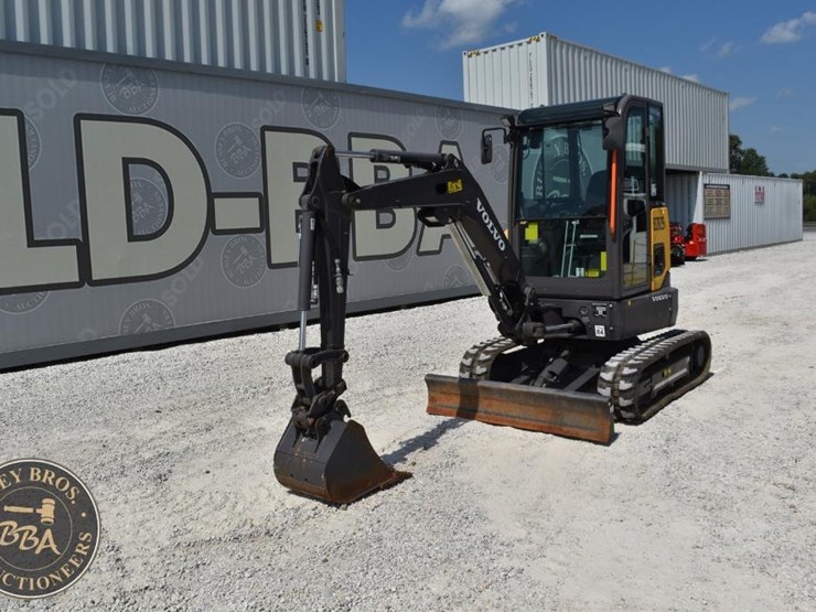 2022-volvo-ecr25-electric-image-9