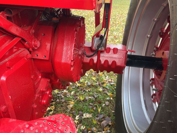 1970-1456-farmall-row-crop-golden-demonstrator-image-57