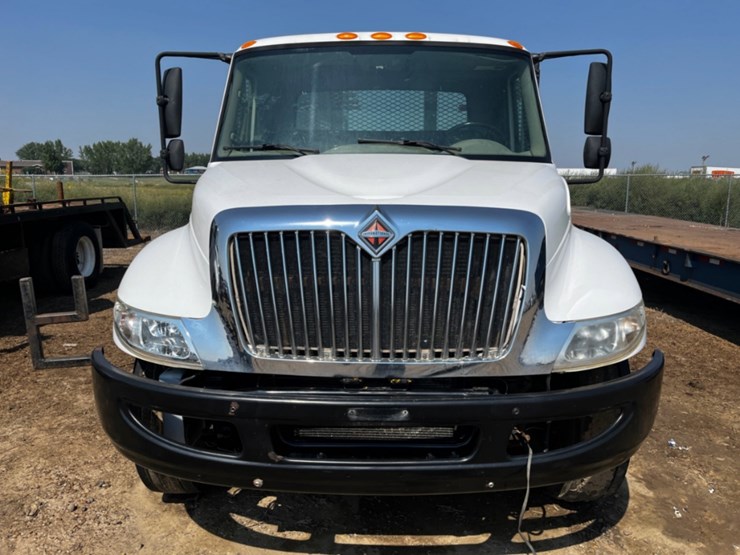 2013-international-durastar-4300-image-2