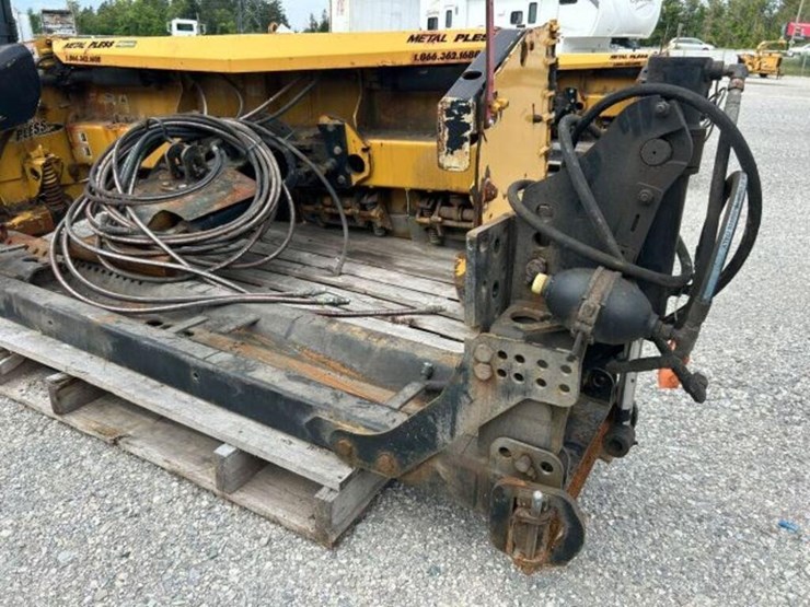 metal-pless-8-ft---13-ft-snow-pusher-agh0830-13le--image-11