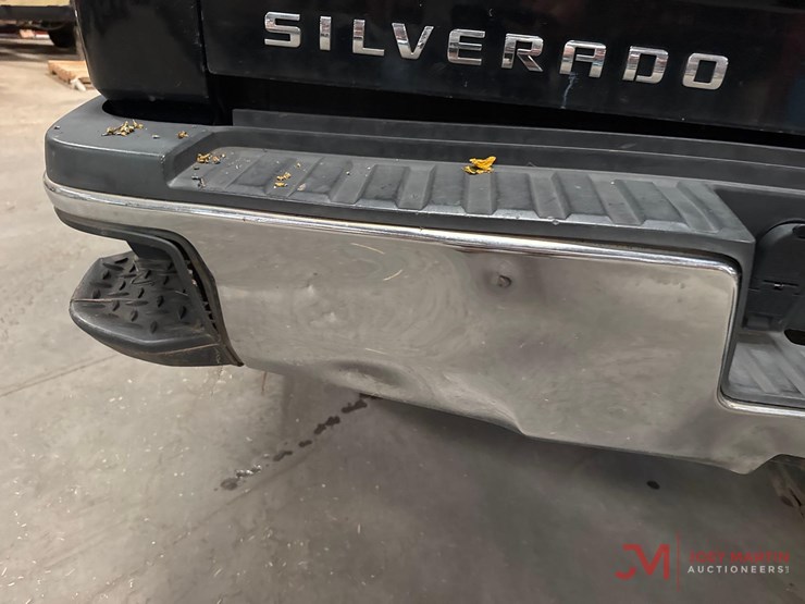 2015-chevrolet-silverado-2500-image-13