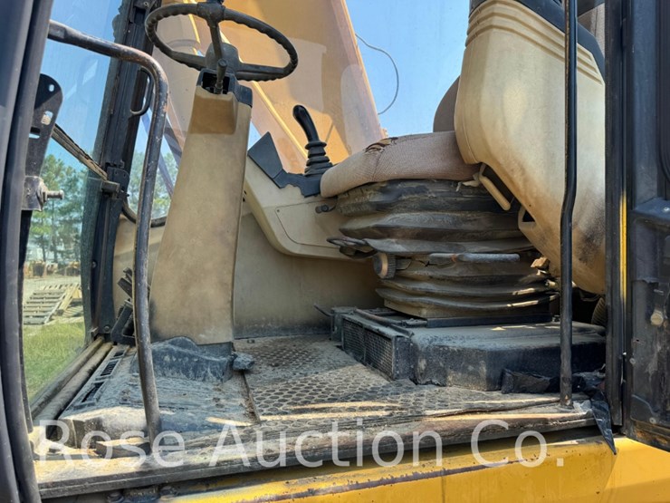 caterpillar-318-image-17