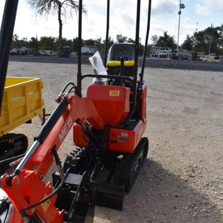ME-15 MINI EXCAVATOR (SERIAL # 2512393279) (K)
