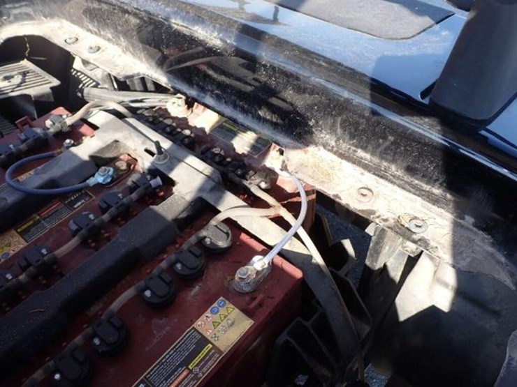 parts-only-2014-e-z-go-rxv-2-passanger-electric-53-image-14