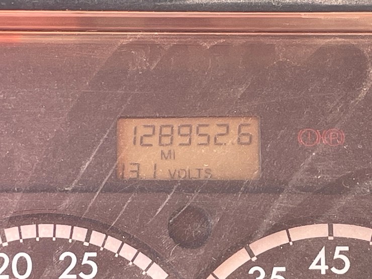 2002-freightliner-fl80-image-53
