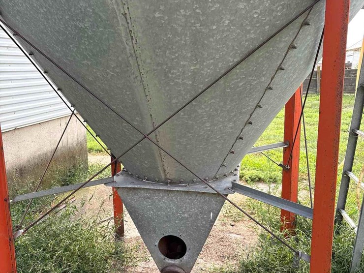 8-ton-bulk-bin/auger-image-19