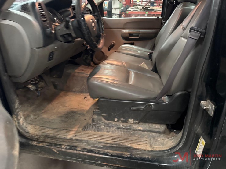 2008-chevrolet-silverado-2500-image-23