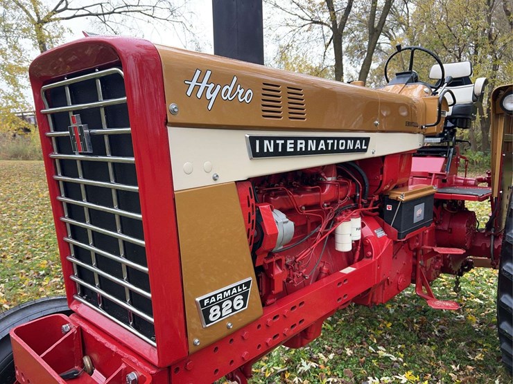 1970-farmall-826-hydro-diesel-row-crop-golden-demonstrator-image-14