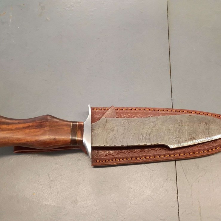 CUSTOM DAMASCUS STEEL FIXED BLADE KNIFE WITH ORANGE/WHITE/RED STRIPED HANDLE