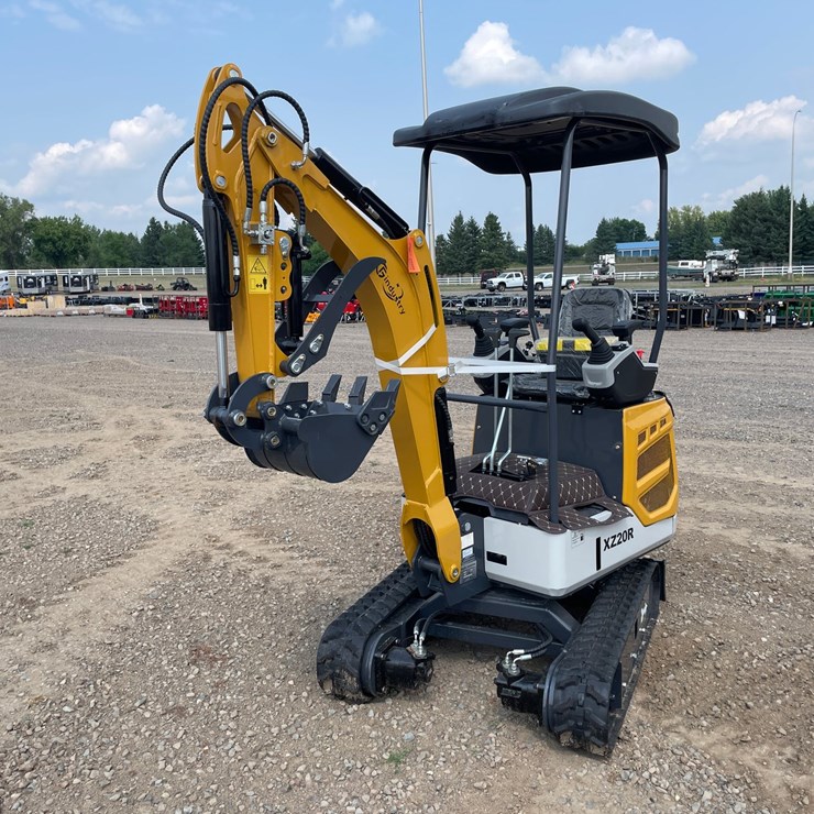 #1009 • 2027 XZ20R Mini Excavator