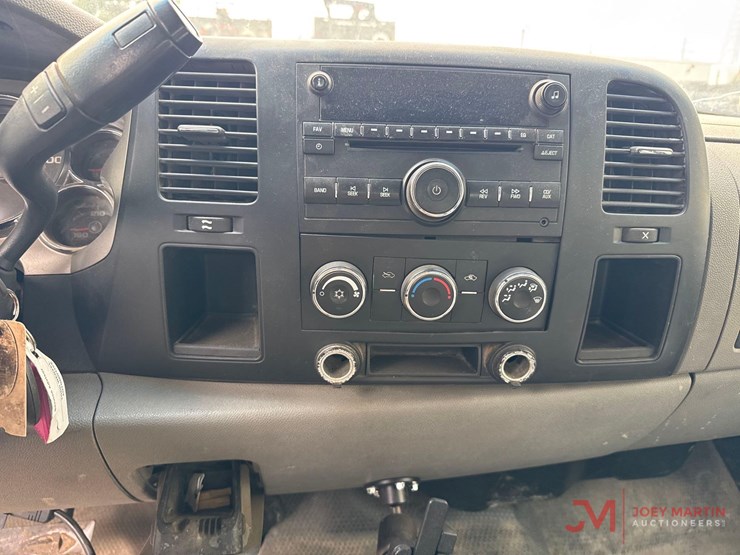 2009-chevrolet-3500-image-26