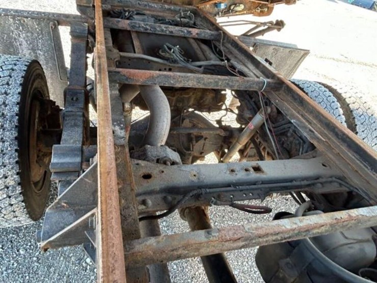 2012-ford-f550-xl-image-74