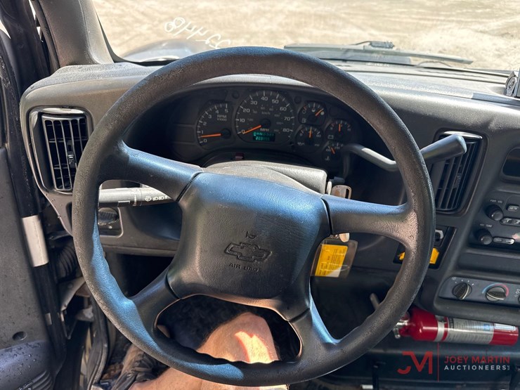 2005-chevrolet-c4500-box-truck-image-42