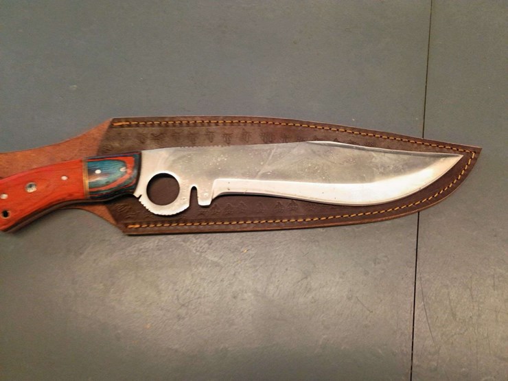 custom-stainless-steel-fixed-blade-knife-with-cream/blue-striped-handle-image-1